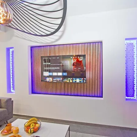 Luxury Garden Jacuzzi Promenade