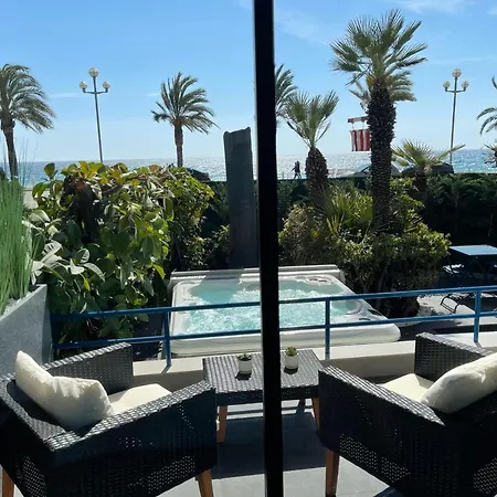 شقة Luxury Garden Jacuzzi Promenade