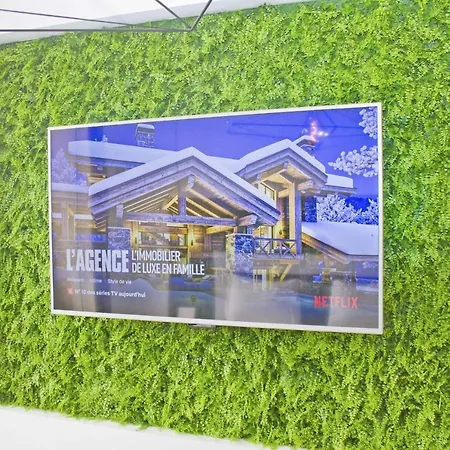 Luxury Garden Jacuzzi Promenade