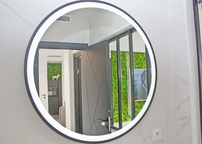 Appartement Luxury Garden Jacuzzi Promenade *