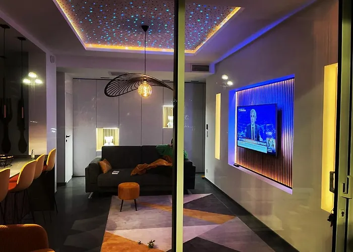Luxury Garden Jacuzzi Promenade *