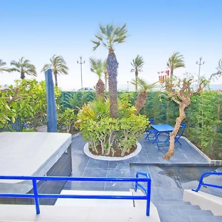 Luxury Garden Jacuzzi Promenade *