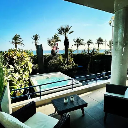 Apartment Luxury Garden Jacuzzi Promenade