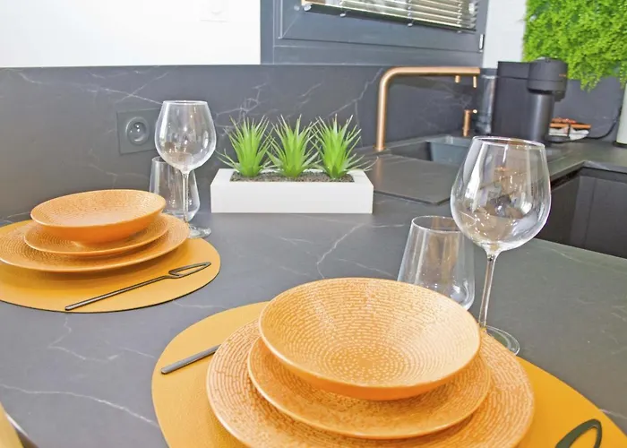 Apartment Luxury Garden Jacuzzi Promenade