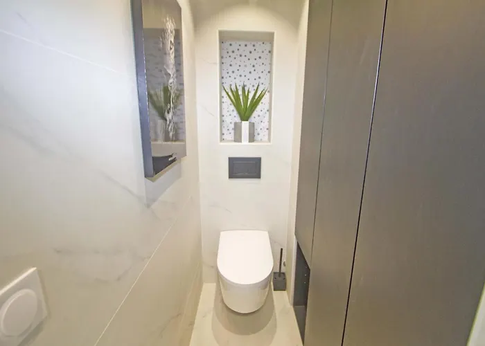 Apartment Luxury Garden Jacuzzi Promenade