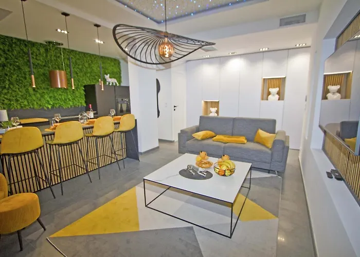 Luxury Garden Jacuzzi Promenade Apartment *
