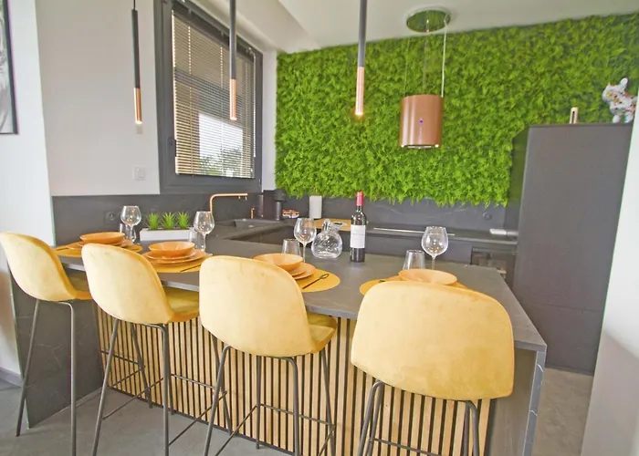 Apartment Luxury Garden Jacuzzi Promenade *