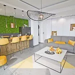 Luxury Garden Jacuzzi Promenade 아파트