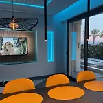 Luxury Garden Jacuzzi Promenade 아파트 *