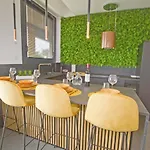 아파트 Luxury Garden Jacuzzi Promenade *