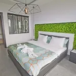 아파트 Luxury Garden Jacuzzi Promenade