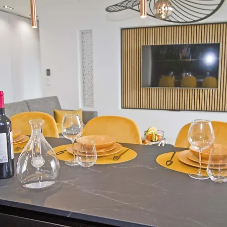דירה Luxury Garden Jacuzzi Promenade *