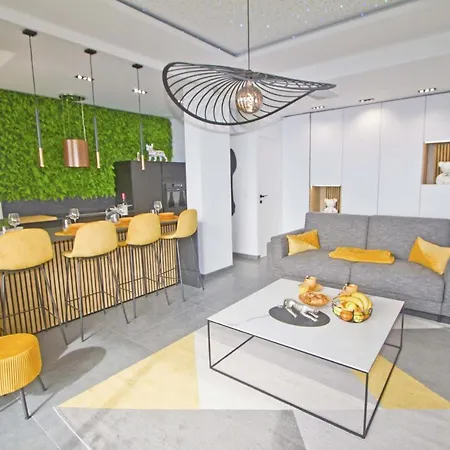 Luxury Garden Jacuzzi Promenade דירה