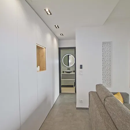 Luxury Garden Jacuzzi Promenade ניס
