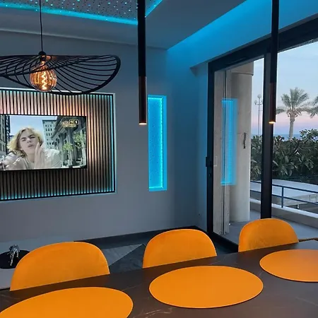 Luxury Garden Jacuzzi Promenade דירה *